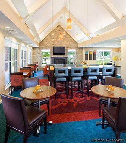 Residence Inn By Marriott Cedar Rapids Restaurant bilde