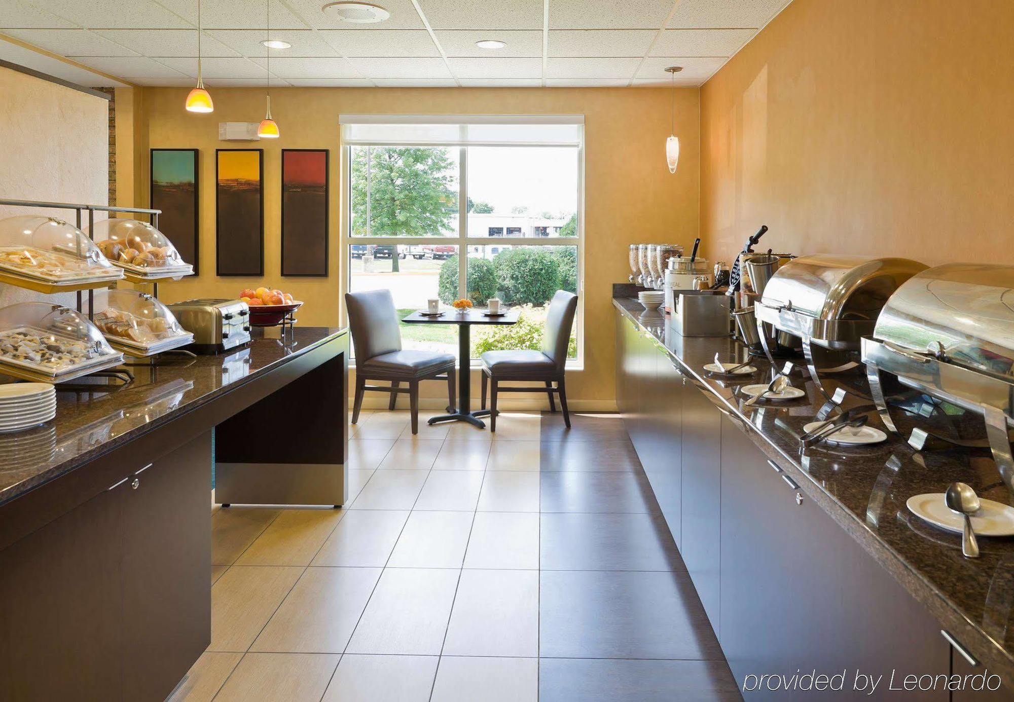 Residence Inn By Marriott Cedar Rapids Restaurant bilde